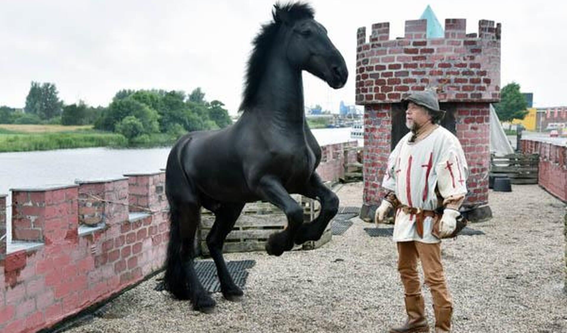 Len und Christel mit den Pferden Wodan und Hercules an Bord